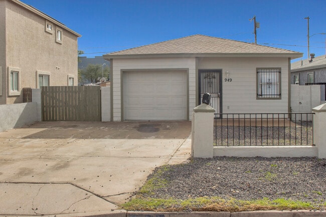 Building Photo - 949 W Cocopah St