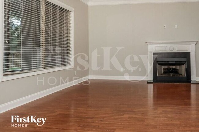 Building Photo - 405 Registry Ln