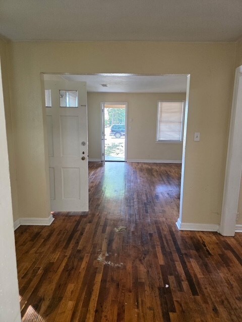 Building Photo - 2443 S Lumpkin Rd