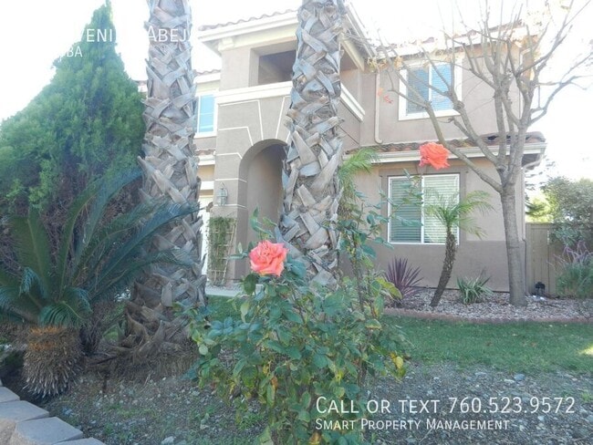 Building Photo - 875 Avenida Abeja