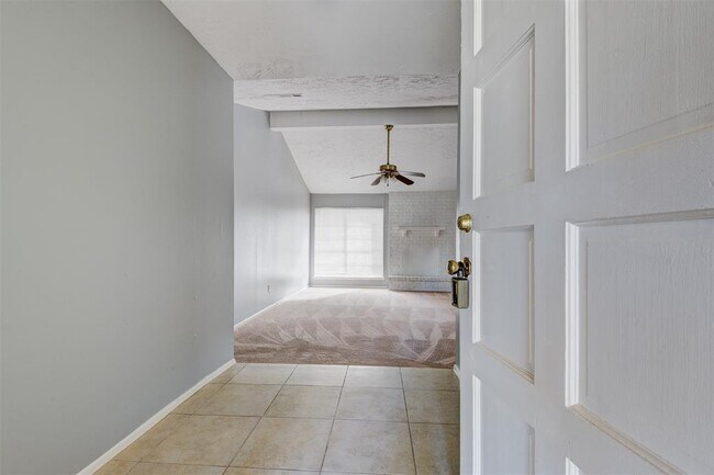Building Photo - 4310 Sloangate Dr