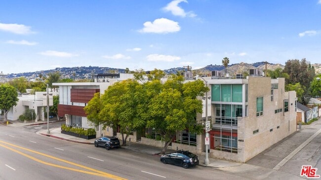 Foto del edificio - 6615 Melrose Ave