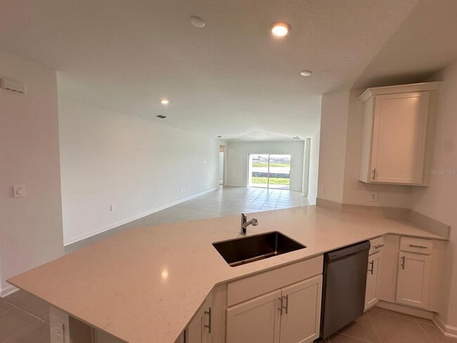 Building Photo - 5636 Lemon Grass St