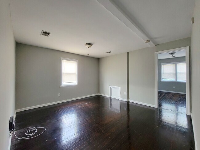 LR - 13-3 Beekman St