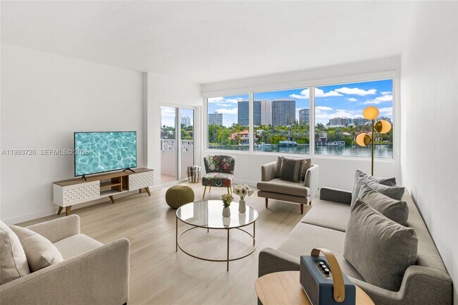 Building Photo - 9881 E Bay Harbor Dr