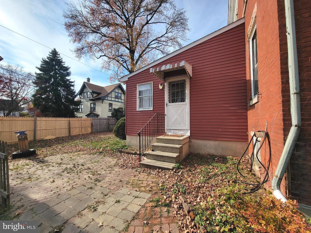 Primary Photo - 53 E Centre St
