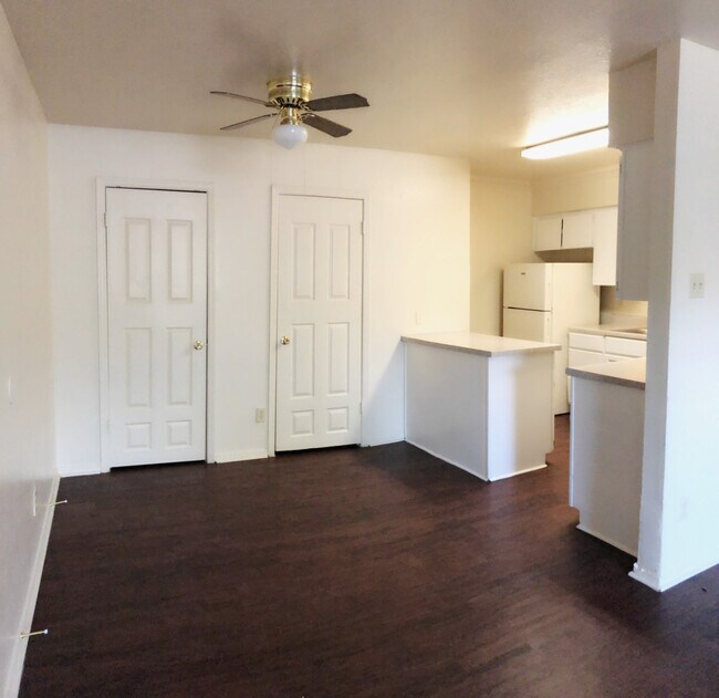 Park Grove Square Apartments in Irving, TX