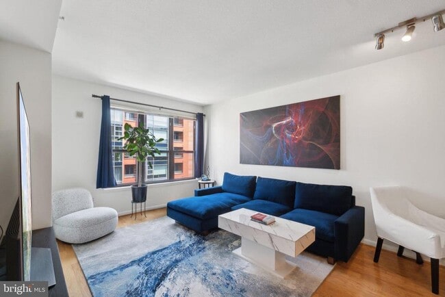 Foto del edificio - 1001 L St NW