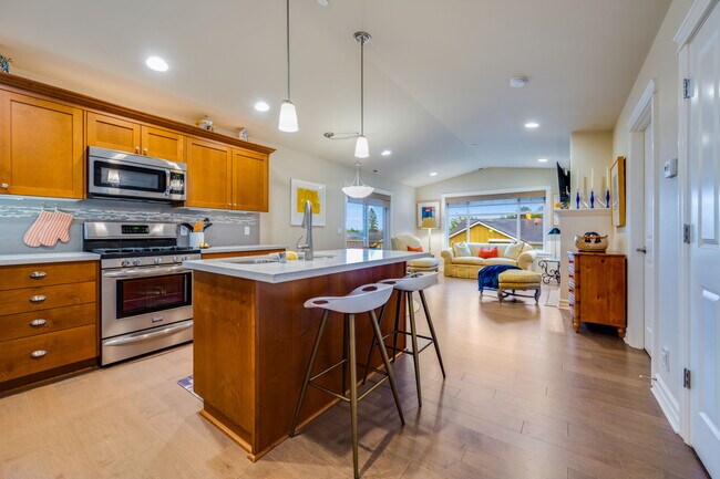 Foto del edificio - 6411 Hunt Highlands Pl
