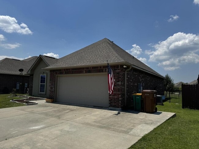 Foto del edificio - 16901 Desmare St