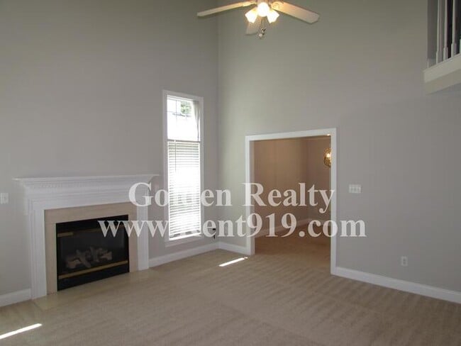 Building Photo - Move-in ready home in North Raleigh!