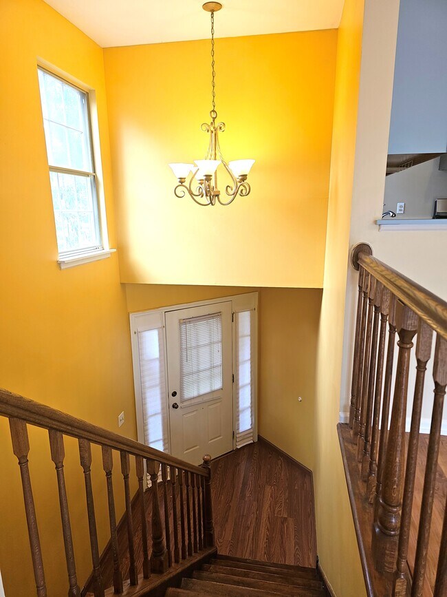Building Photo - 925 Ridgefield Ln