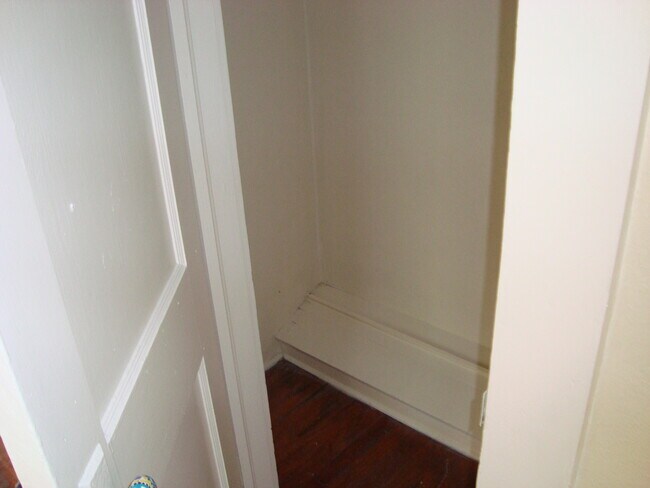 Foto del edificio - Adorable Downtown Apartment