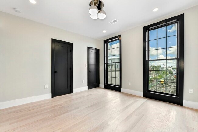 Foto del edificio - 8 Brooks St