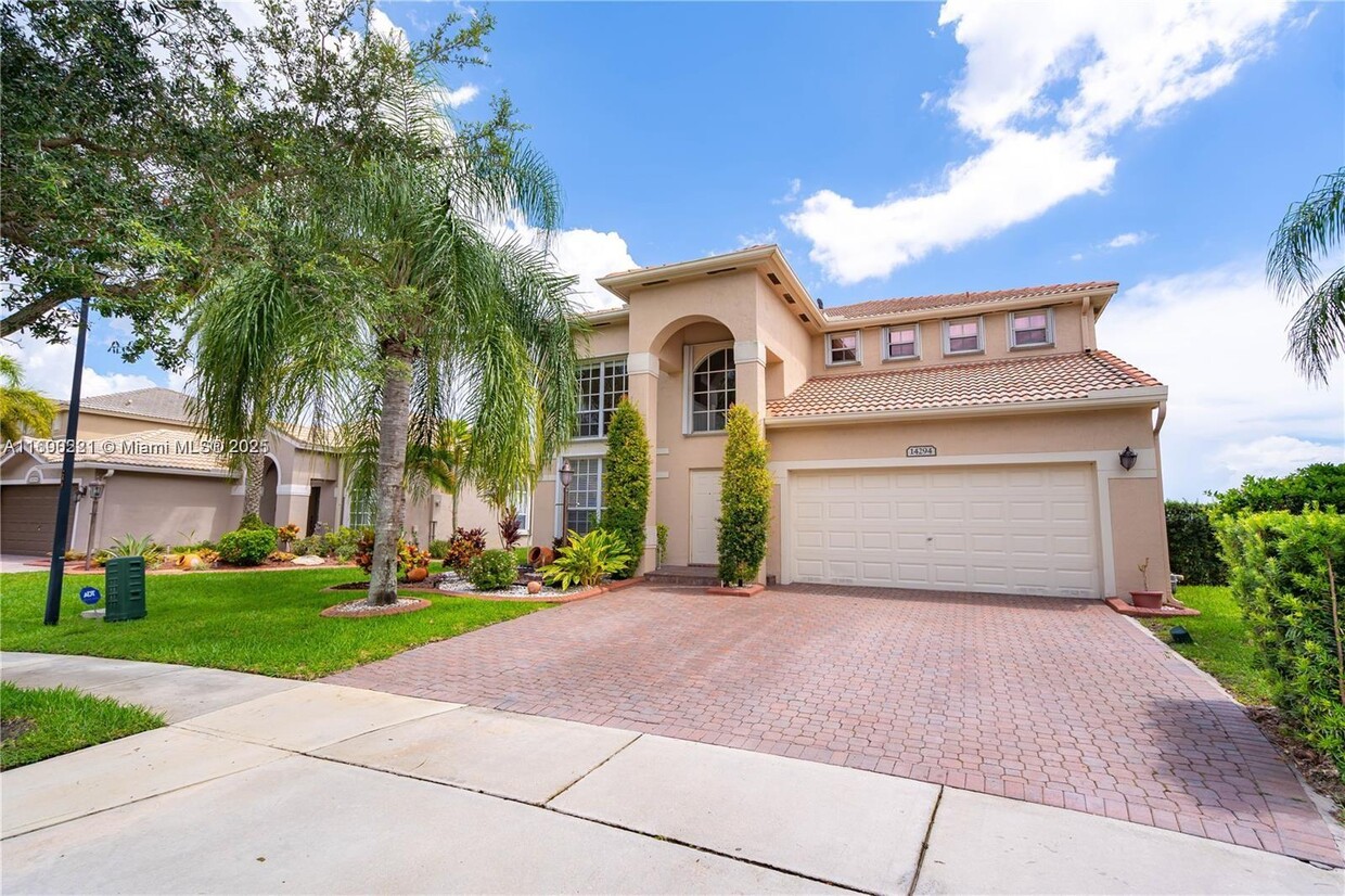 Foto principal - 14294 NW 18th Manor