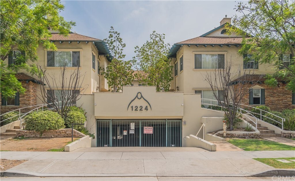 Primary Photo - 1224 Stanley Ave