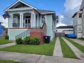 Building Photo - 2600 Marengo St