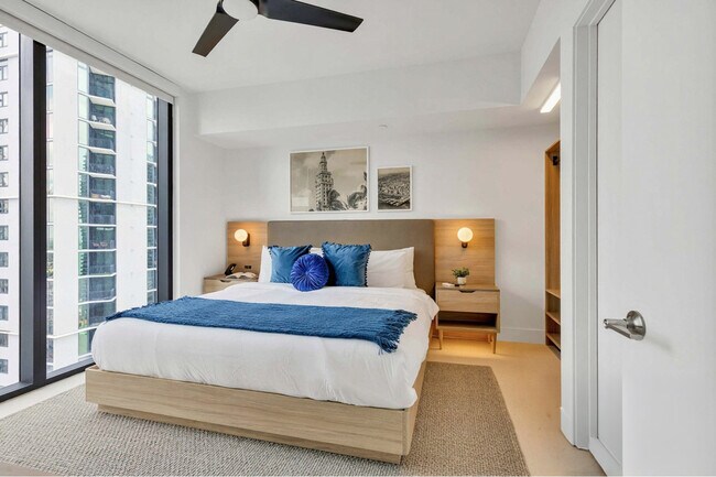 Foto del edificio - 601 NE 1st Ave