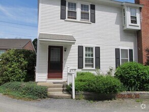 Building Photo - 42 Olcott Ln