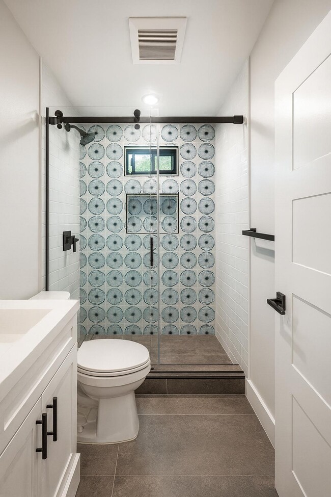 Building Photo - 5644 Oso Ave