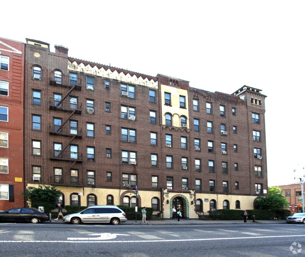 Primary Photo - 2261 Ocean Ave