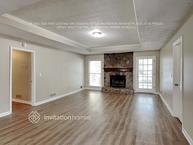 Foto del edificio - 2461 Sherrie Ln SW