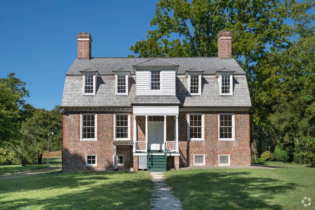 The Shelton House was built around 1725 and is the main attraction in Totopotomy Creek Battlefield Park.
