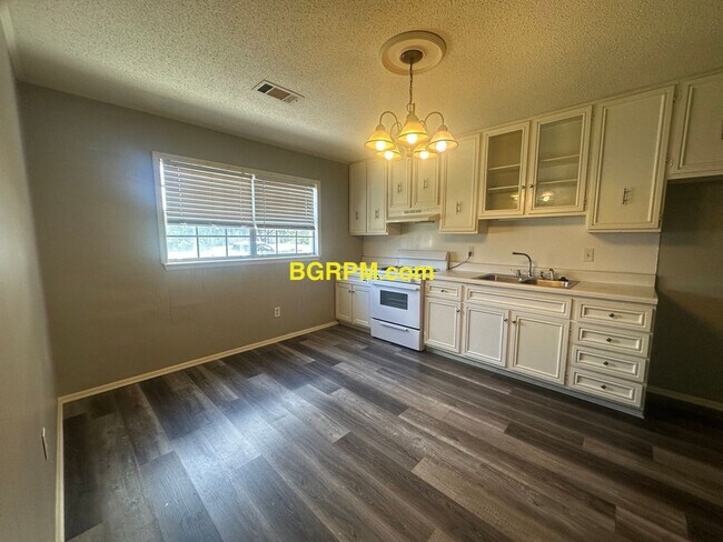 Foto del edificio - 3 Bd, 1 1/2 BA, home in Jacksonville