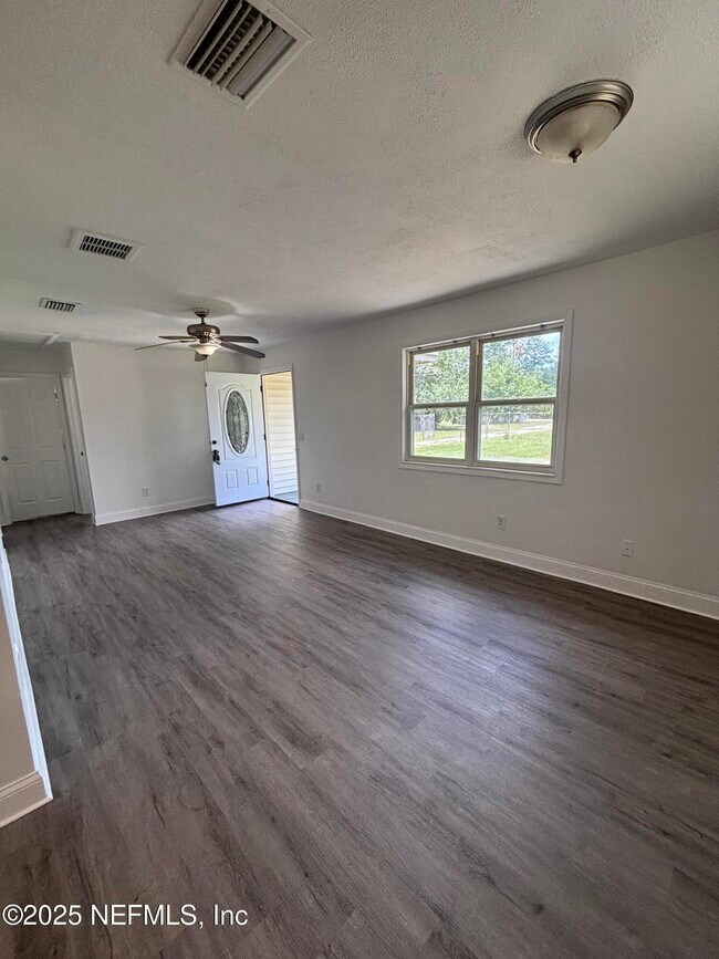 Foto del edificio - 86313 Cardinal Rd