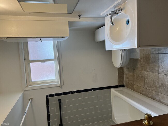 Foto del edificio - 3 br, 1.5 bath House - 29921 Brooklane St
