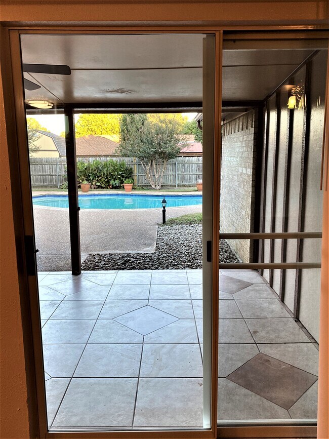 Building Photo - 3632 Spring Grove Dr