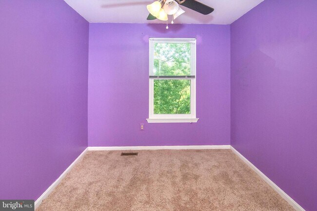 Building Photo - 30 Jack Pine Pl