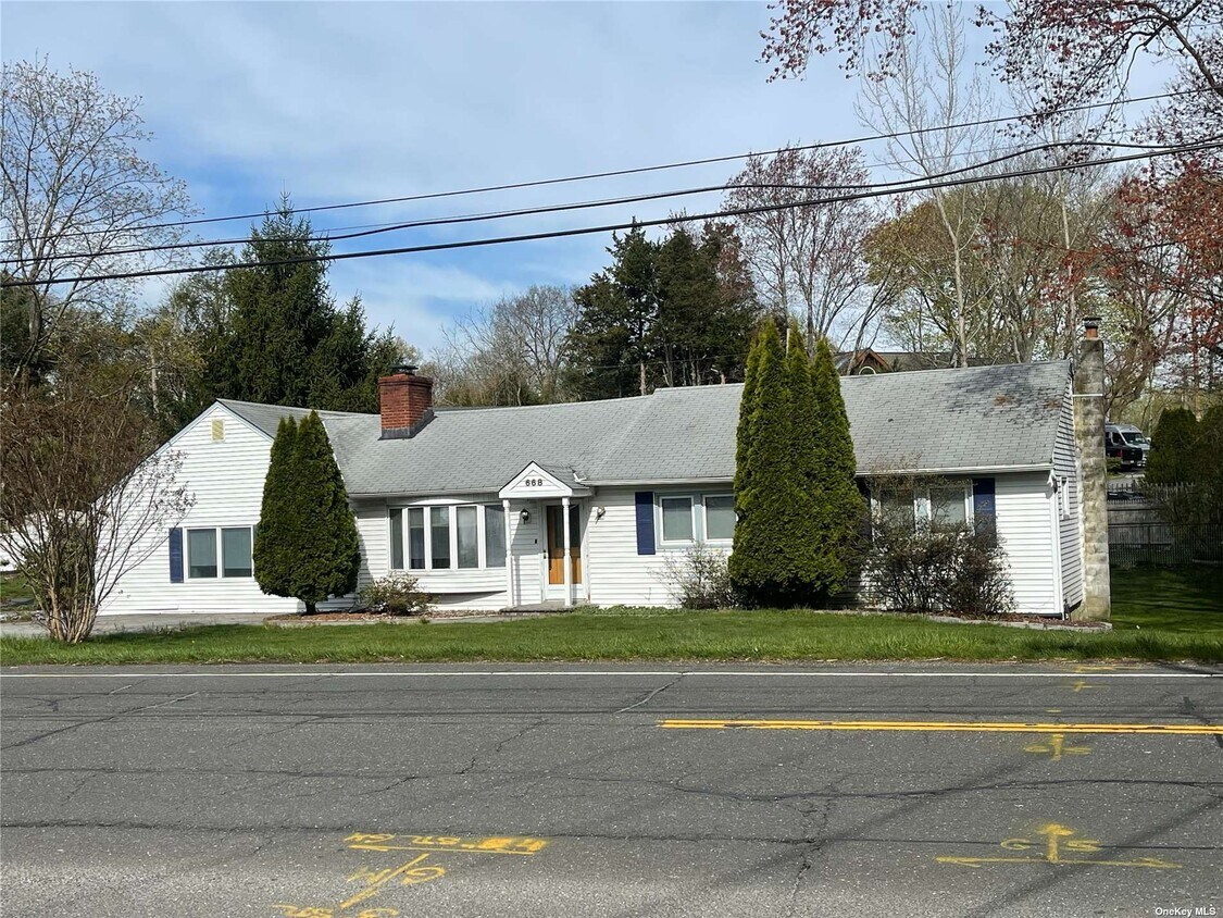 Foto principal - 668 Wheeler Rd