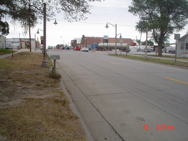 Street Parking - 709 Main St