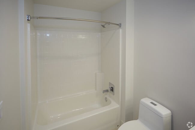 2HAB, 2BA - Loft - 985 - Brookhurst Place - I