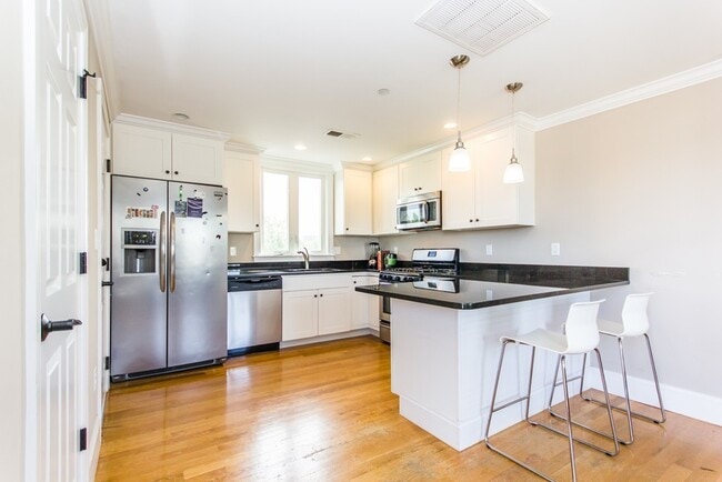 Building Photo - 40 Ellery St