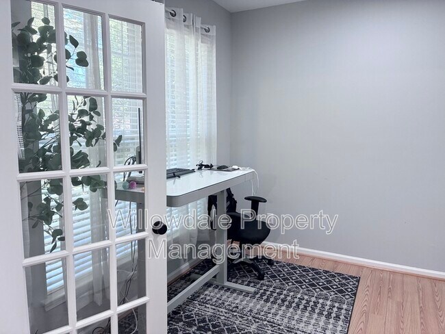 Foto del edificio - 103 Sherwood Forest Pl