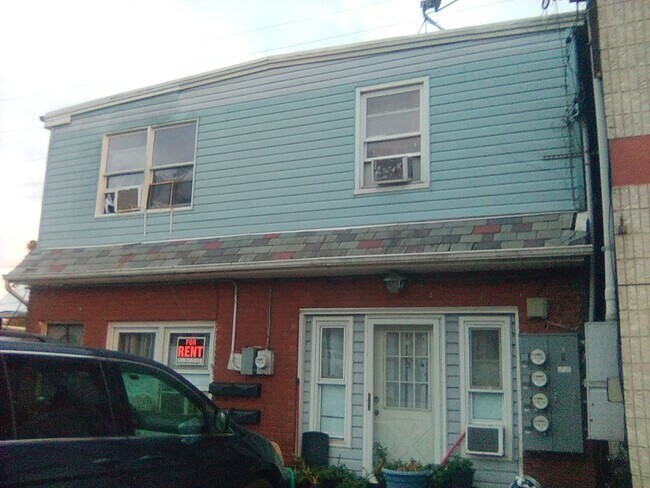 Foto del edificio - 516 Lincoln Hwy