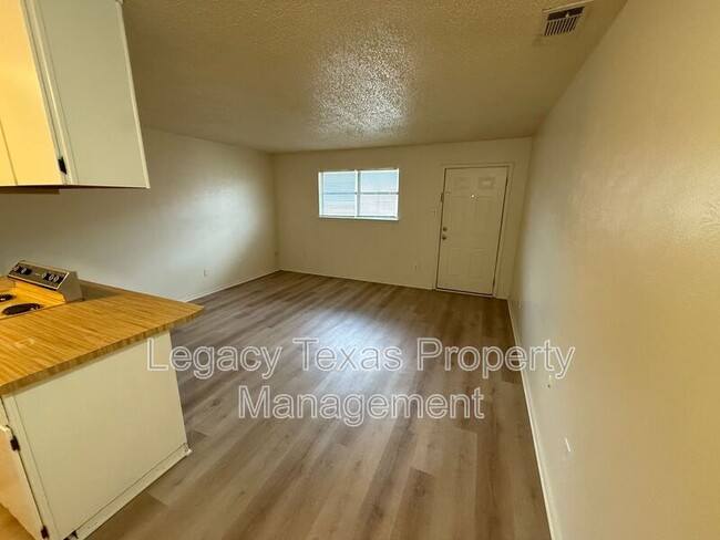 Foto del edificio - 1700 Short St