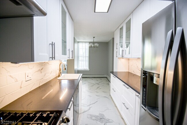 Foto del edificio - 1 River Rd