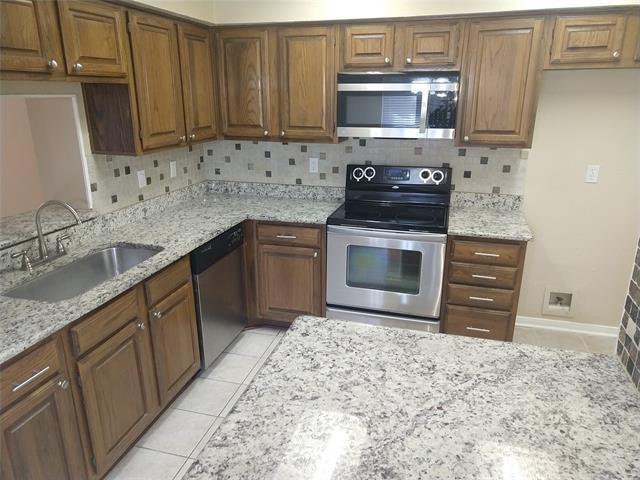 Building Photo - 2101 Rainbow Dr