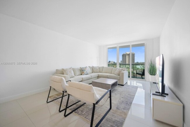 Foto del edificio - 19370 Collins Ave
