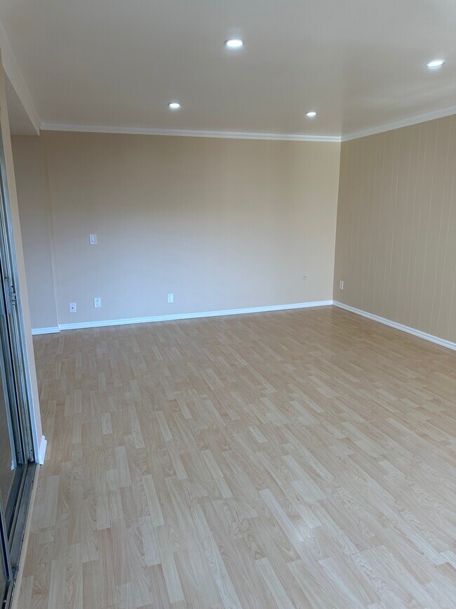 Foto del edificio - 605 N Louise St