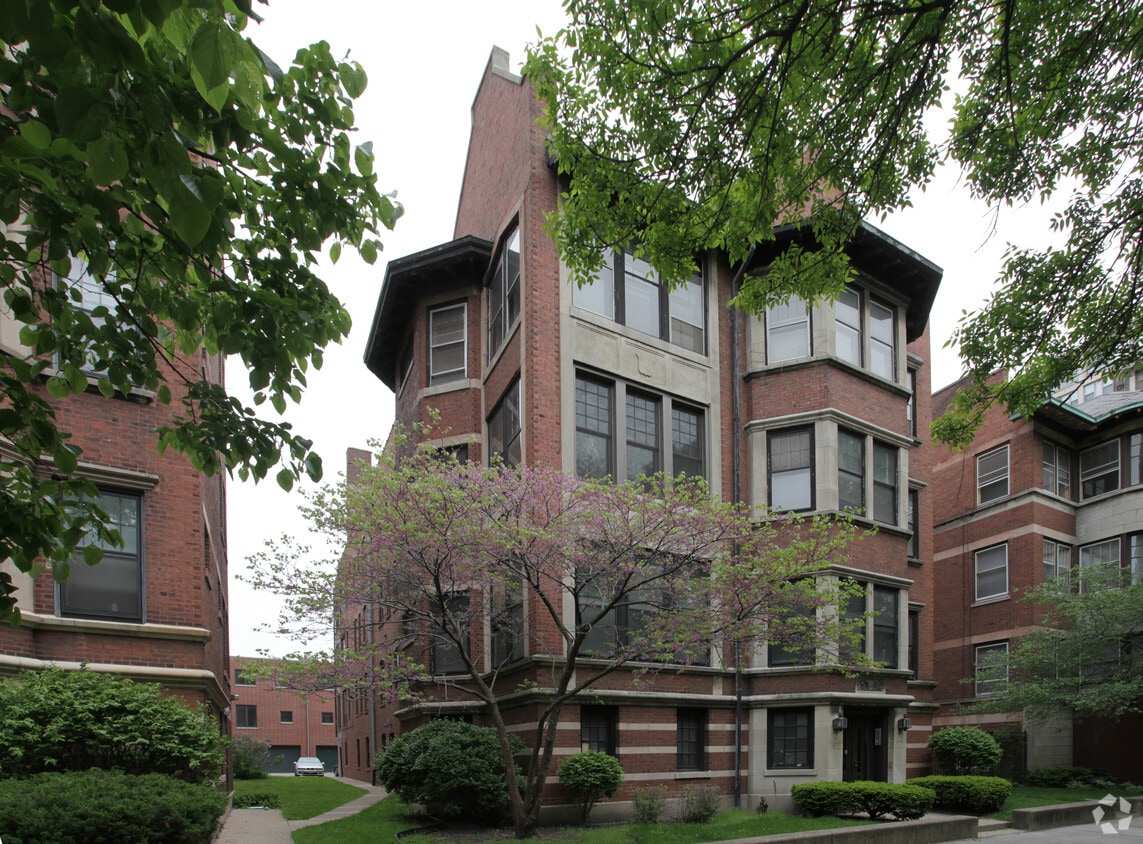 Building Photo - 5333 S Hyde Park Blvd
