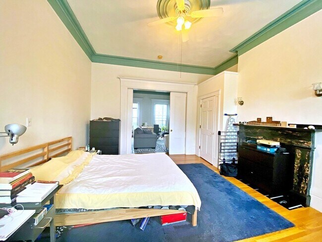 Building Photo - 187 Webster St