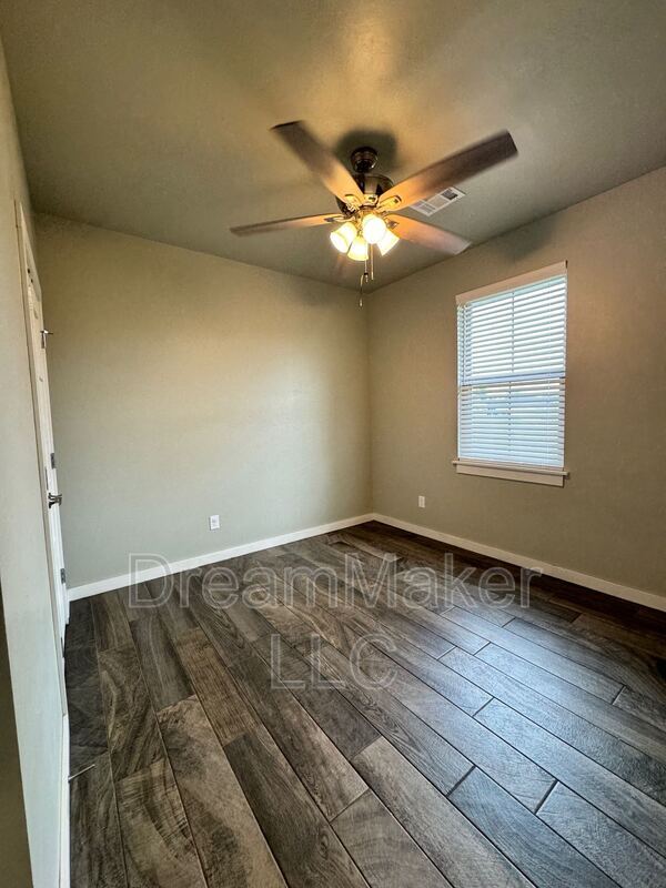 Foto del edificio - 5357 Red Maple Ave