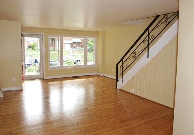 Foto del edificio - 5411 Houghton Pl