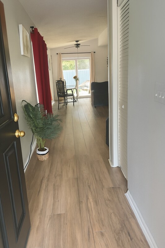 Foto del edificio - 1431 Thistledown Dr