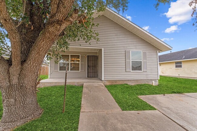 Building Photo - 11419 Roandale Dr