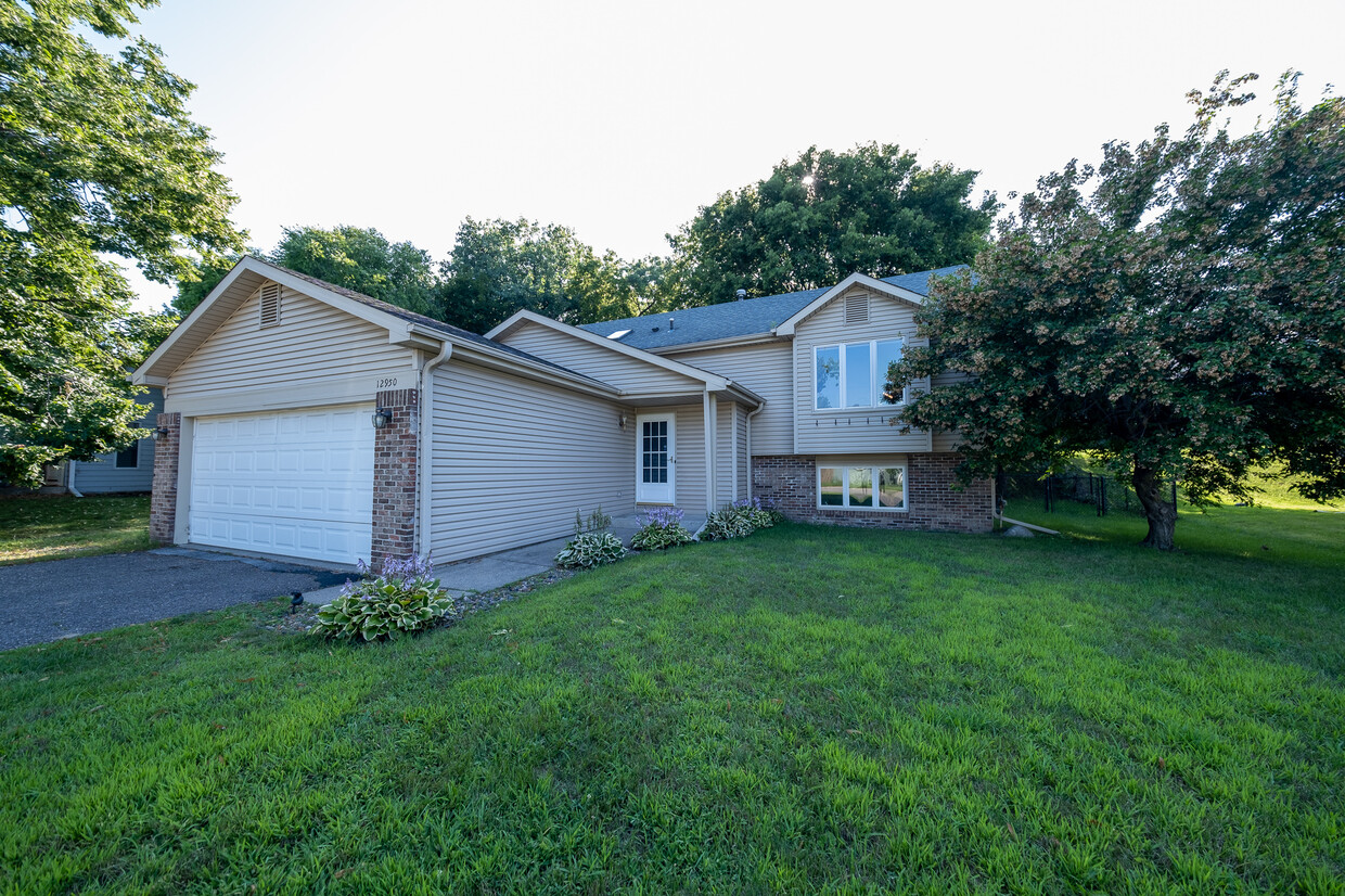 Primary Photo - 12950 Black Hills Dr
